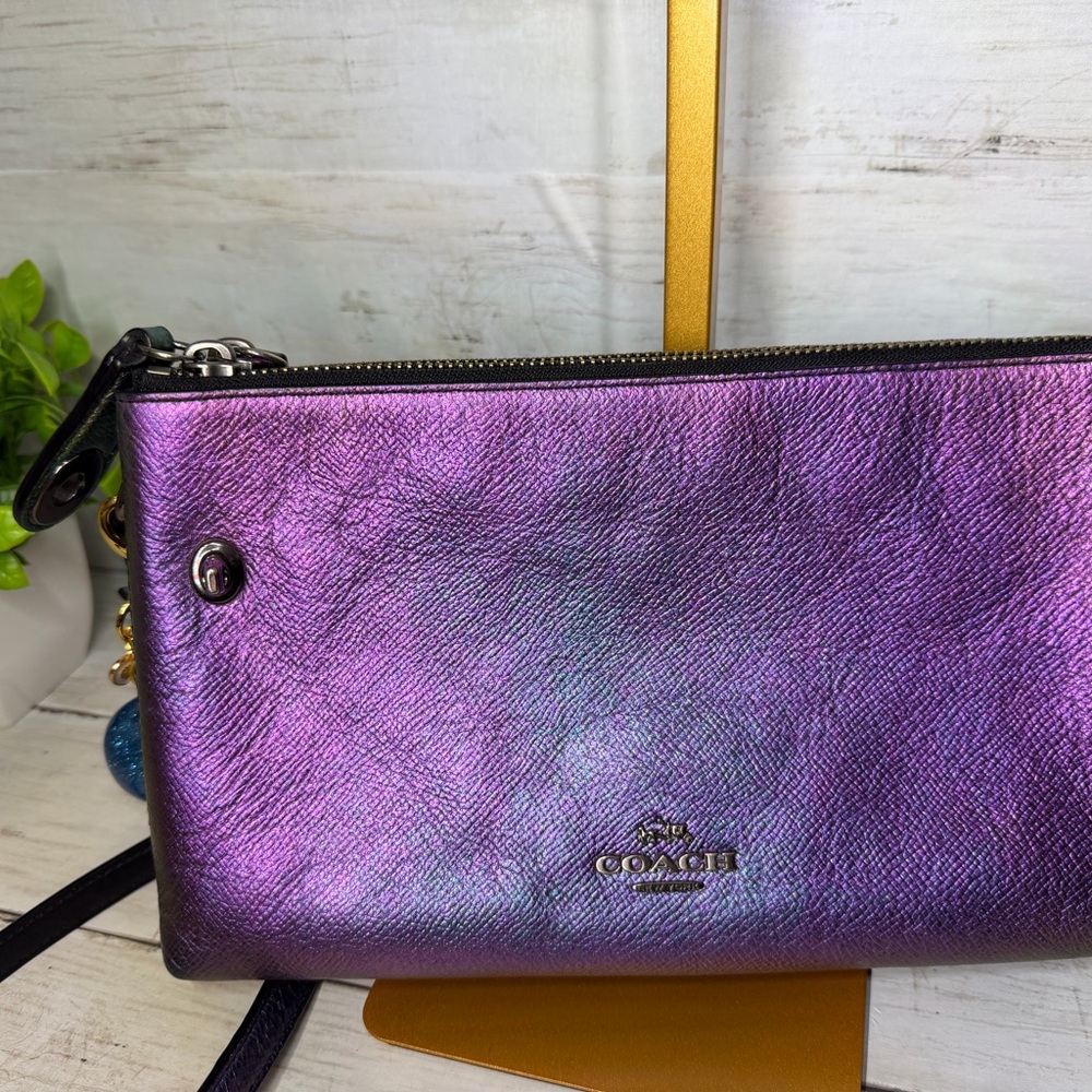Rare Coach Crosby Hologram Iridescent
Crossbody Purple Green blue - Picture 9 of 16